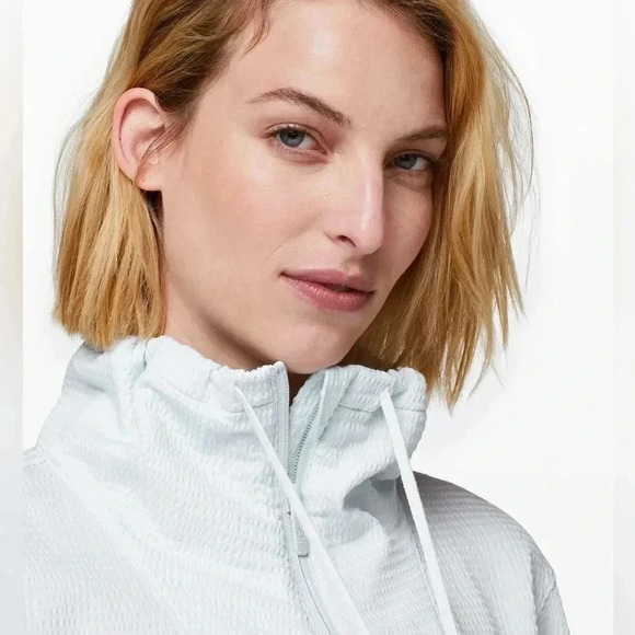 Lululemon Pack Light Pullover Almost Blue Rare - Picture 4 of 16